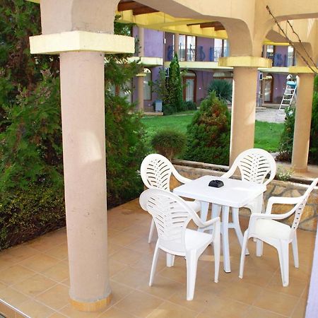 Azura Garden Apartments Černomorec Exteriér fotografie