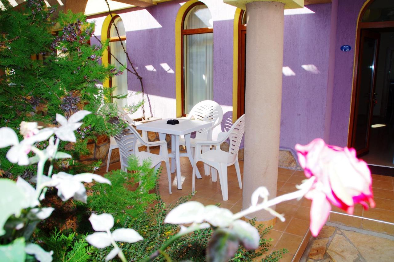 Azura Garden Apartments Černomorec Exteriér fotografie