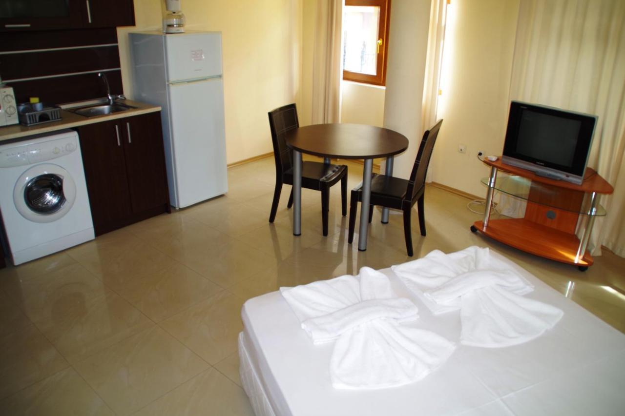 Azura Garden Apartments Černomorec Exteriér fotografie