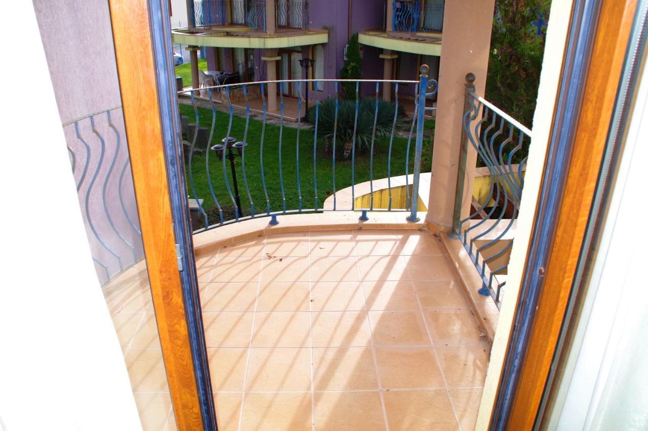 Azura Garden Apartments Černomorec Exteriér fotografie