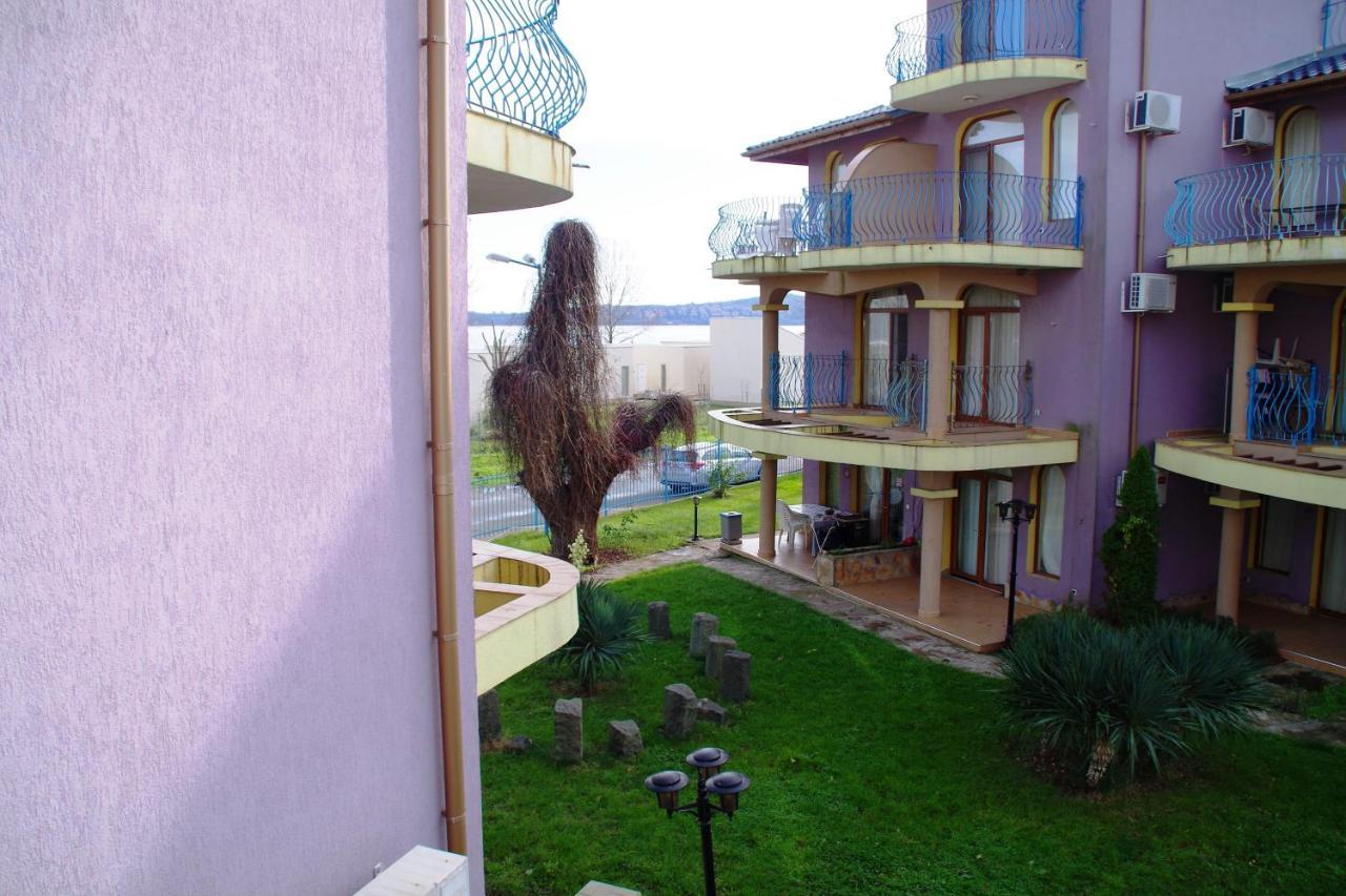 Azura Garden Apartments Černomorec Exteriér fotografie